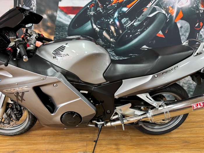 2006 Honda CBR1100XX (SUPER BLACKBIRD) GREY
