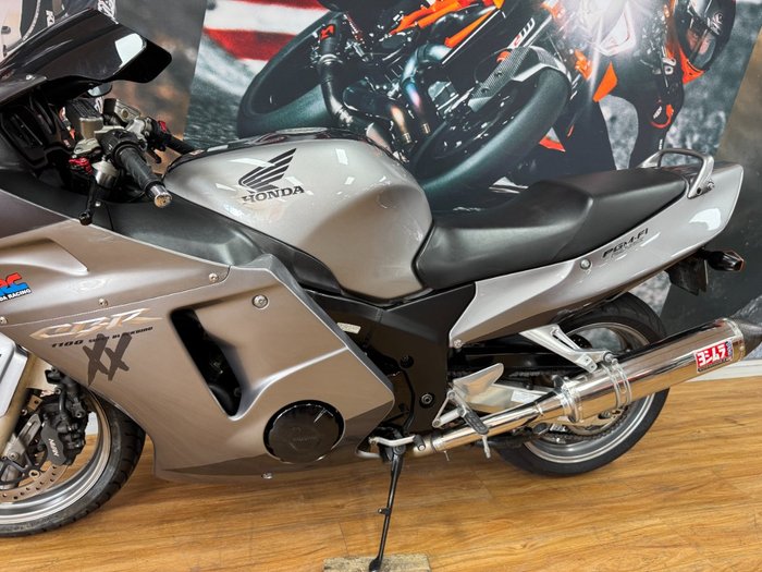 2006 Honda CBR1100XX (SUPER BLACKBIRD) GREY