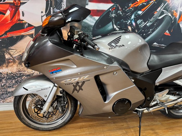 2006 Honda CBR1100XX (SUPER BLACKBIRD) GREY