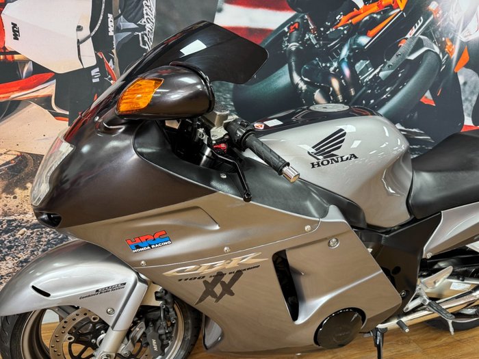 2006 Honda CBR1100XX (SUPER BLACKBIRD) GREY