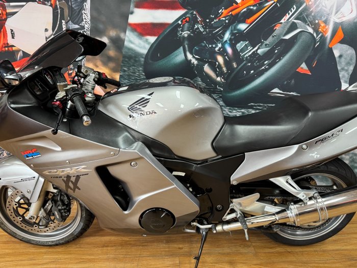 2006 Honda CBR1100XX (SUPER BLACKBIRD) GREY
