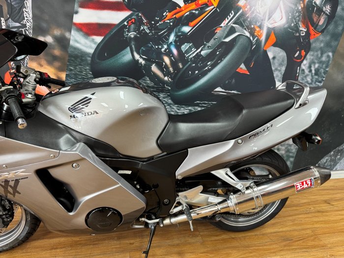 2006 Honda CBR1100XX (SUPER BLACKBIRD) GREY