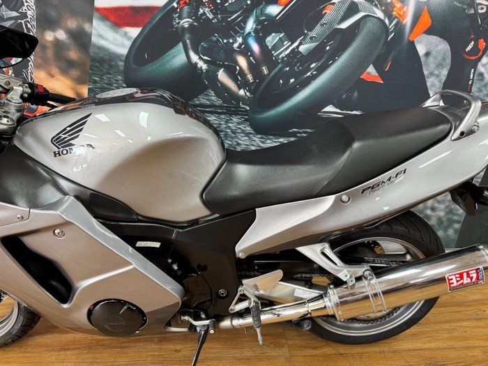 2006 Honda CBR1100XX (SUPER BLACKBIRD) GREY