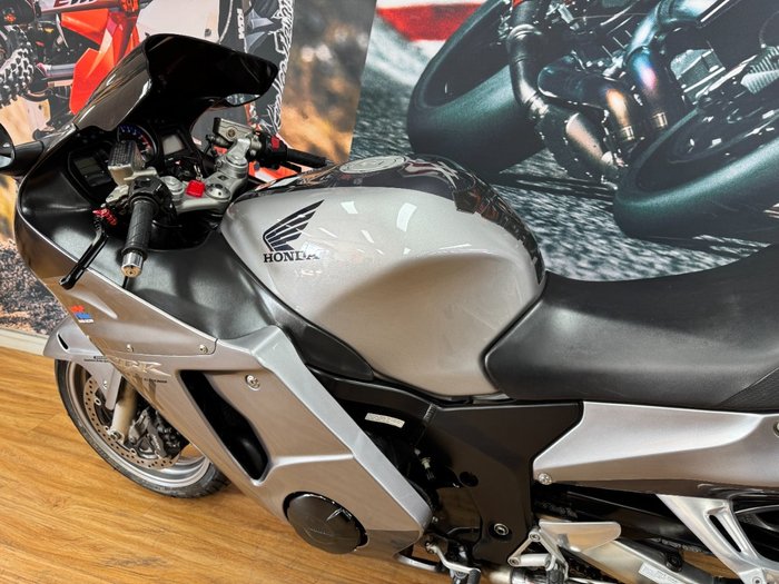 2006 Honda CBR1100XX (SUPER BLACKBIRD) GREY