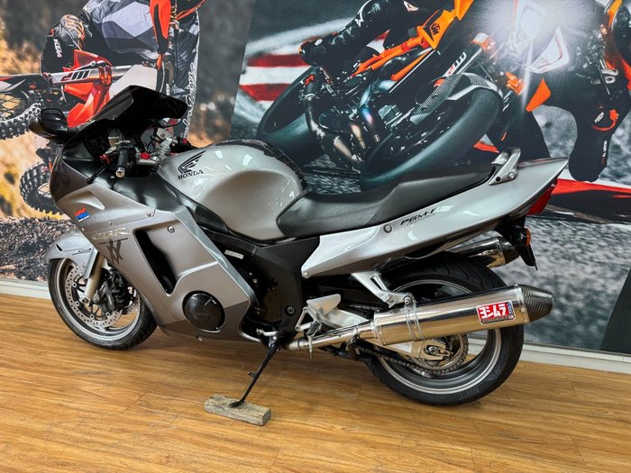 2006 Honda CBR1100XX (SUPER BLACKBIRD) GREY