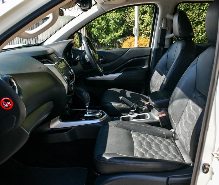 2023 Nissan Navara ST-X