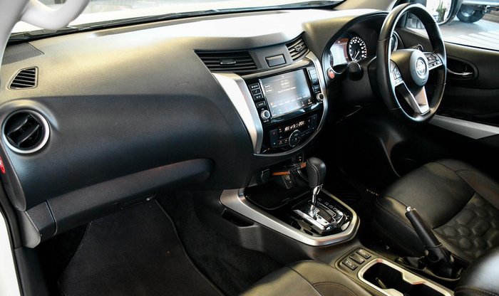 2023 Nissan Navara ST-X