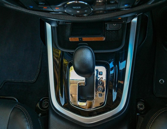 2023 Nissan Navara ST-X