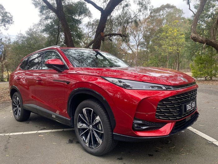 2025 MG HS Essence AS33 MY25 Diamond Red