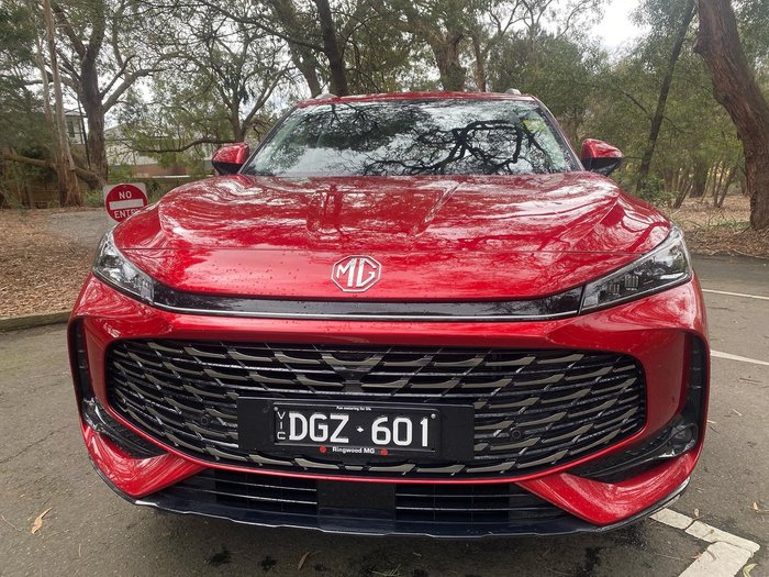 2025 MG HS Essence AS33 MY25 Diamond Red