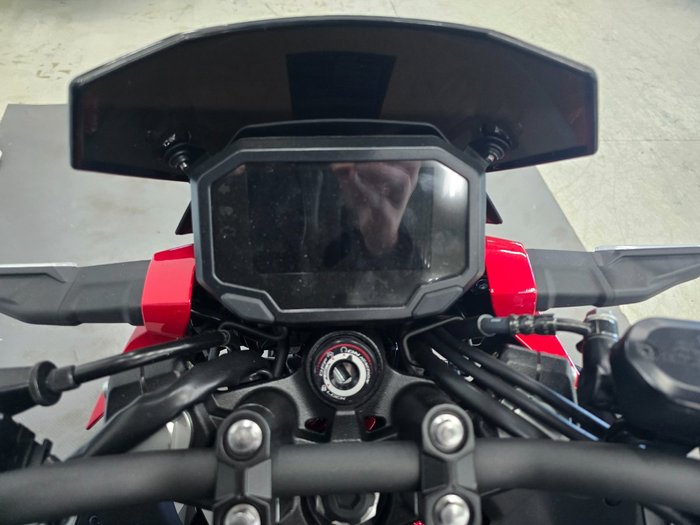 2025 Kawasaki Z500 Red