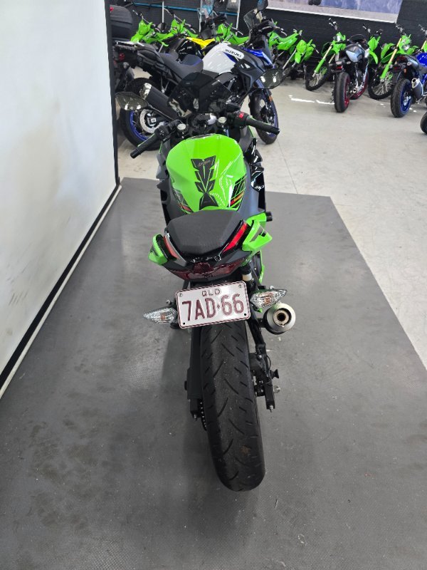 2025 Kawasaki NINJA 400 ZX-4RR KRT GREY