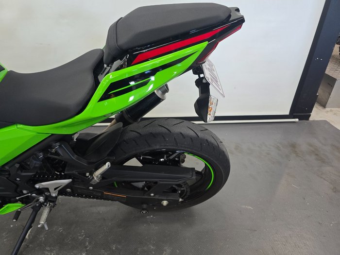 2025 Kawasaki NINJA 400 ZX-4RR KRT GREY