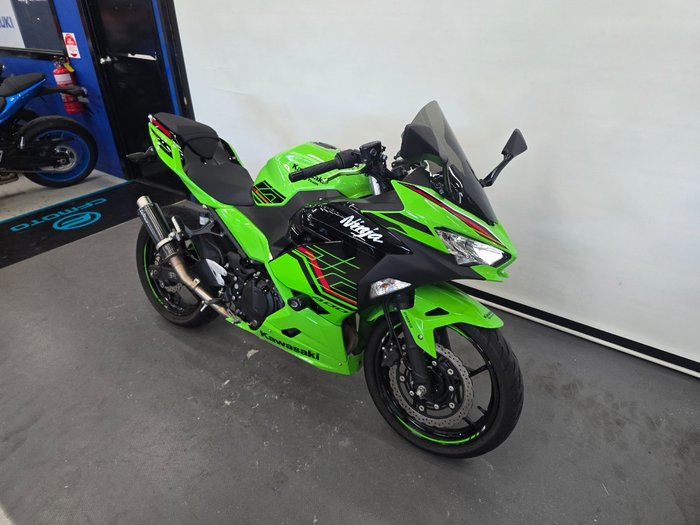 2025 Kawasaki NINJA 400 ZX-4RR KRT GREY