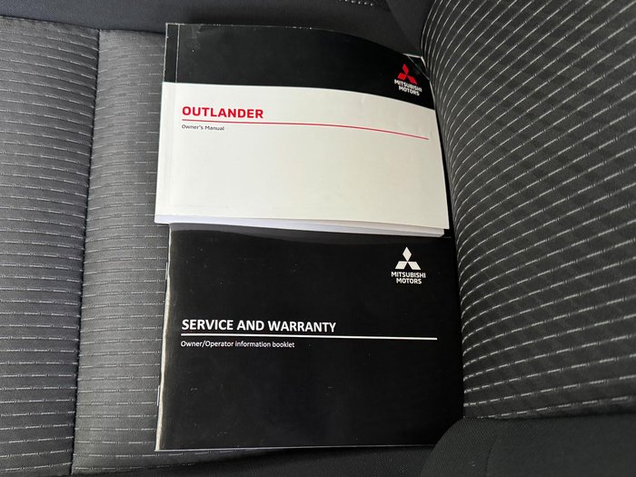 2022 Mitsubishi Outlander LS