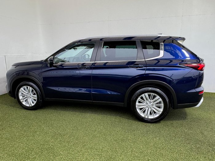 2022 Mitsubishi Outlander LS