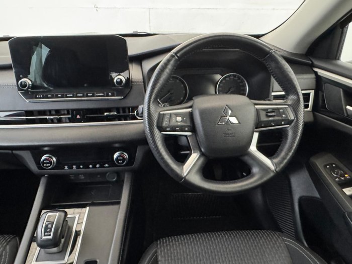2022 Mitsubishi Outlander LS