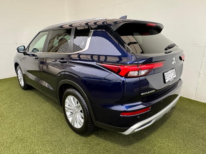 2022 Mitsubishi Outlander LS