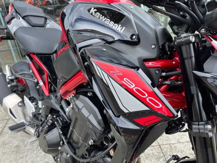 2024 Kawasaki Z900 (ZR900) Red