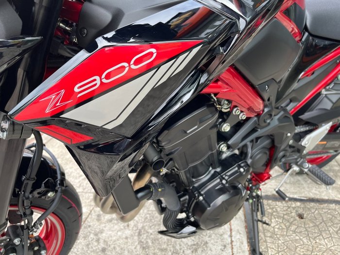 2024 Kawasaki Z900 (ZR900) Red