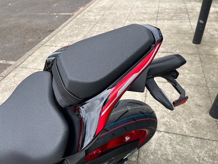 2024 Kawasaki Z900 (ZR900) Red