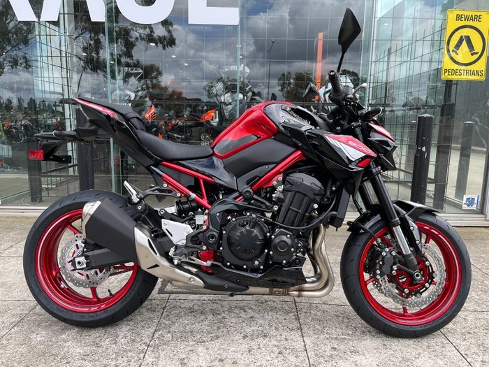 2024 Kawasaki Z900 (ZR900) Red