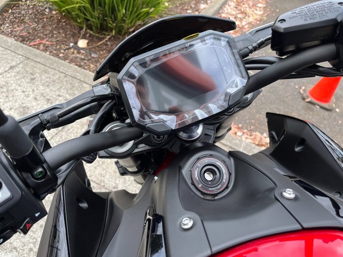 2024 Kawasaki Z900 (ZR900) Red