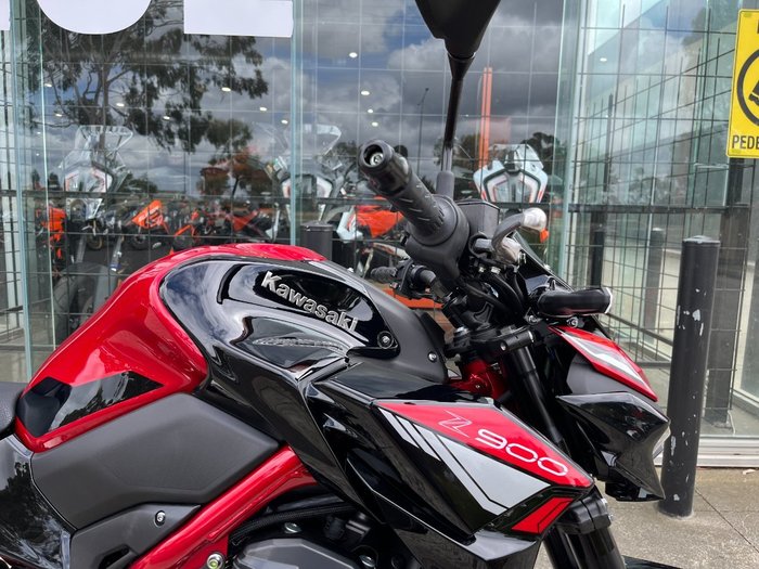 2024 Kawasaki Z900 (ZR900) Red