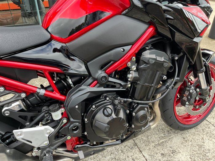2024 Kawasaki Z900 (ZR900) Red