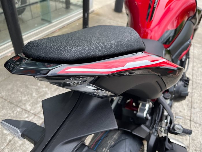 2024 Kawasaki Z900 (ZR900) Red