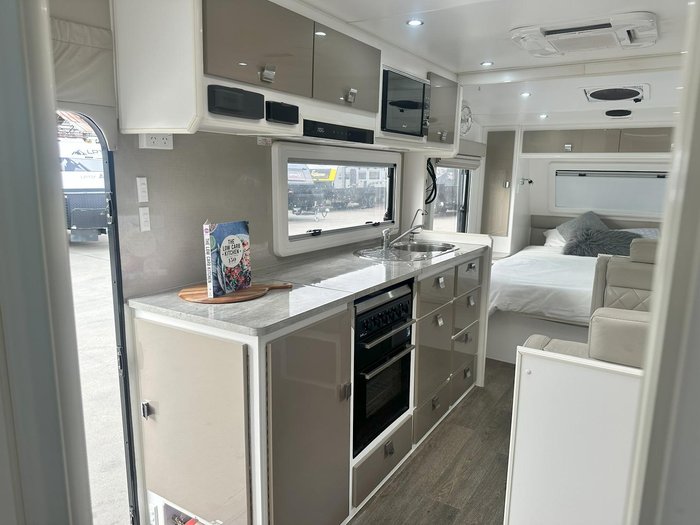 2017 JB Caravans Scorpion Sting 20'6