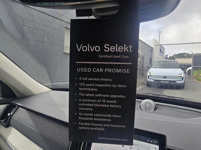 2025 Volvo XC90 Ultra B5 Bright