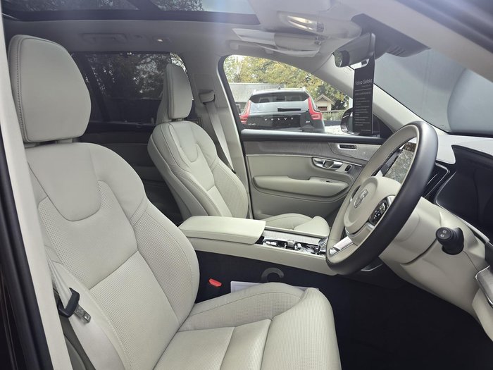 2025 Volvo XC90 Ultra B5 Bright