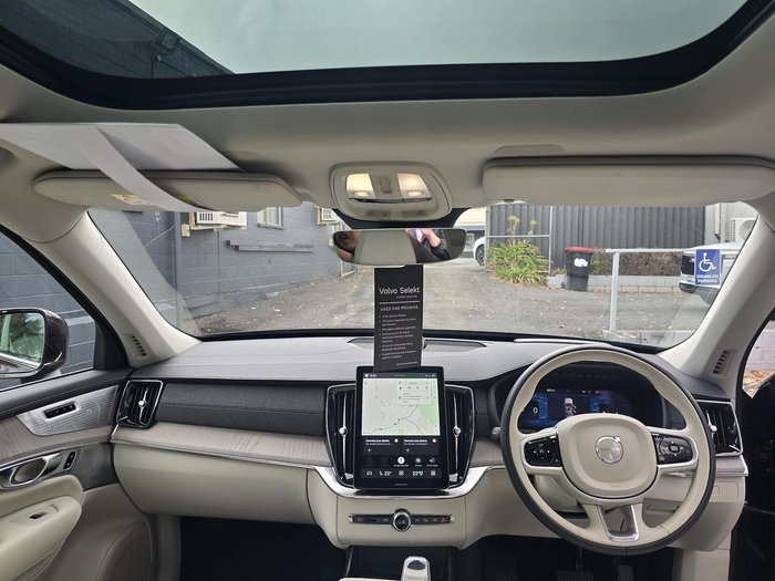 2025 Volvo XC90 Ultra B5 Bright