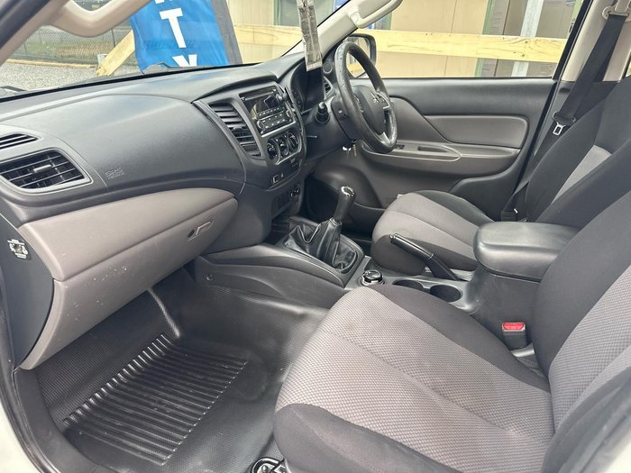 2015 Mitsubishi Triton GLX MQ MY16 4X4 Dual Range White