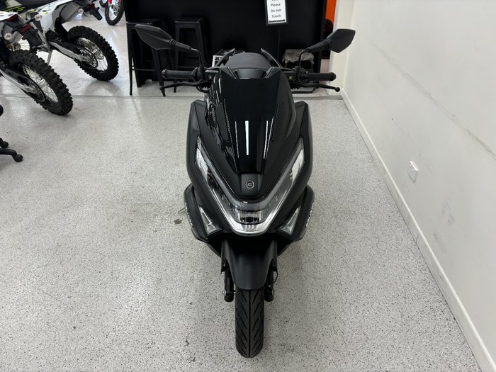 2025 CFMOTO 2025 CFMOTO 150CC 150SC Scooter ABS GEM BLACK