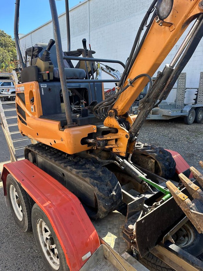 0 CASE Cx18b Orange