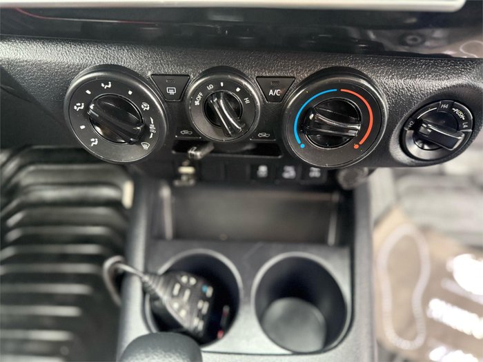 2020 Toyota Hilux SR