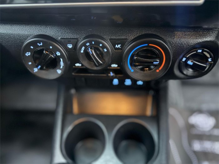 2018 Toyota Hilux SR