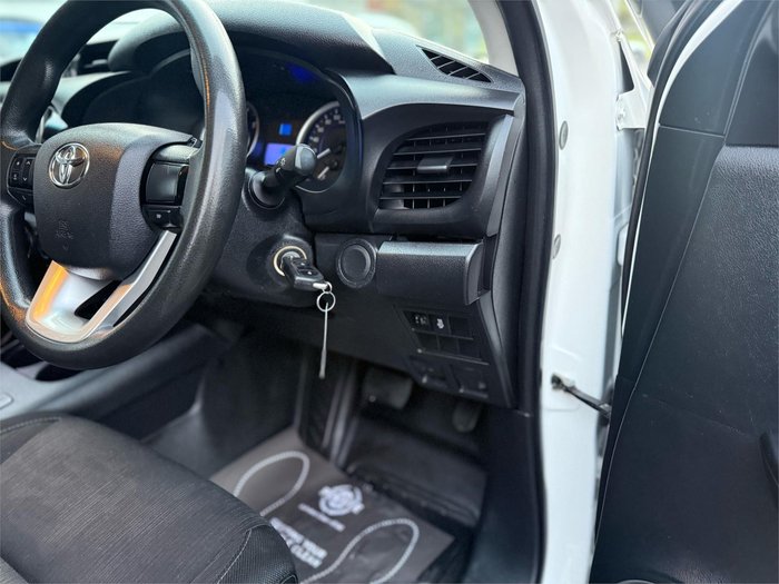 2018 Toyota Hilux SR
