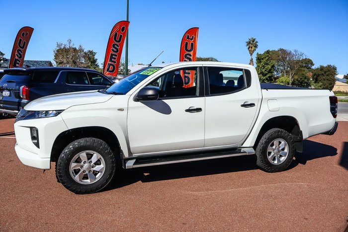2022 Mitsubishi Triton GLX+