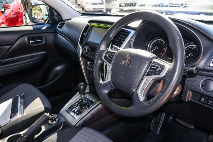 2022 Mitsubishi Triton GLX+