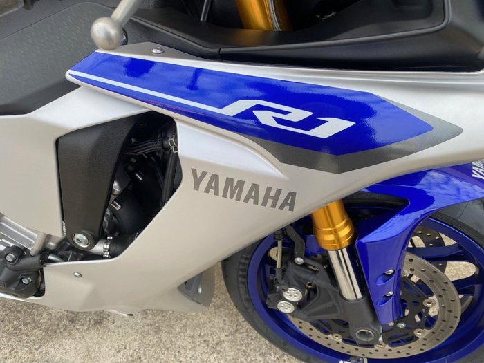 2015 Yamaha YZF-R1 Blue