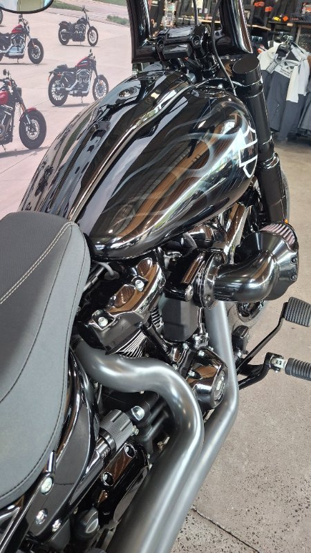 2023 Harley-davidson FXBR BREAKOUT (117) Vivid Black
