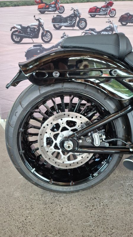2023 Harley-davidson FXBR BREAKOUT (117) Vivid Black