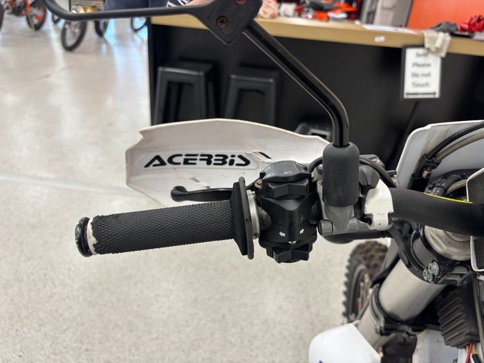 2023 HUSQVARNA TE300i White