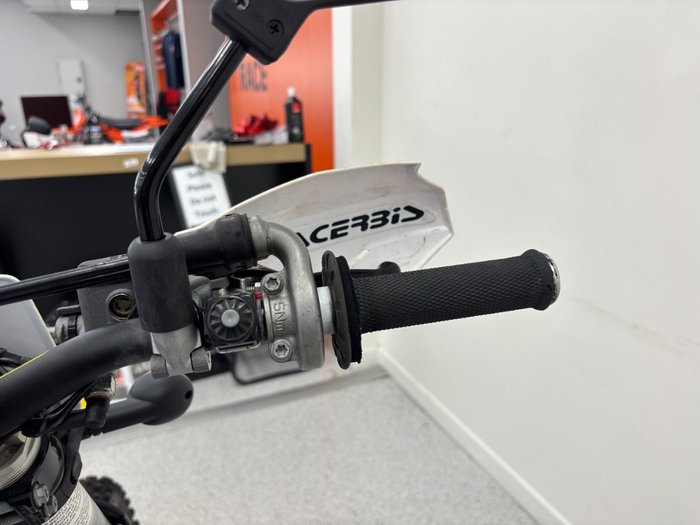 2023 HUSQVARNA TE300i White