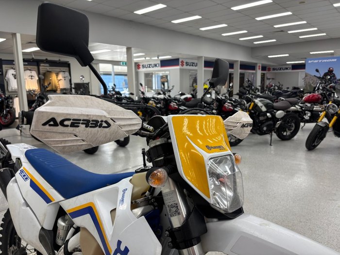 2023 HUSQVARNA TE300i White