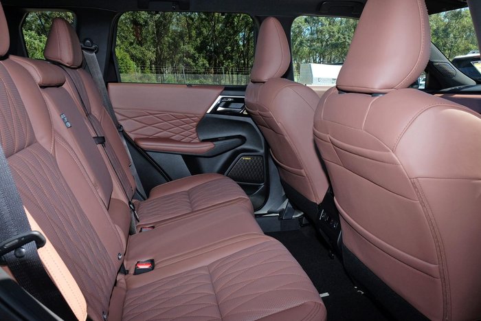 2025 Mitsubishi Outlander Exceed Tourer