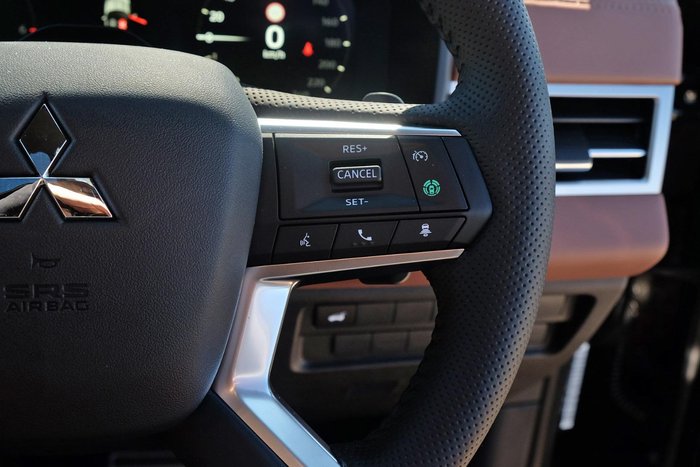 2025 Mitsubishi Outlander Exceed Tourer